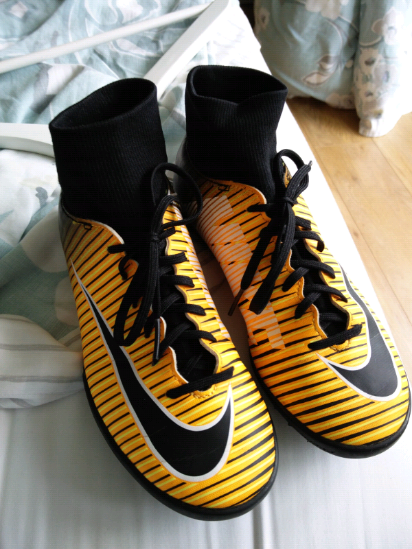 football boots size 4 with sock